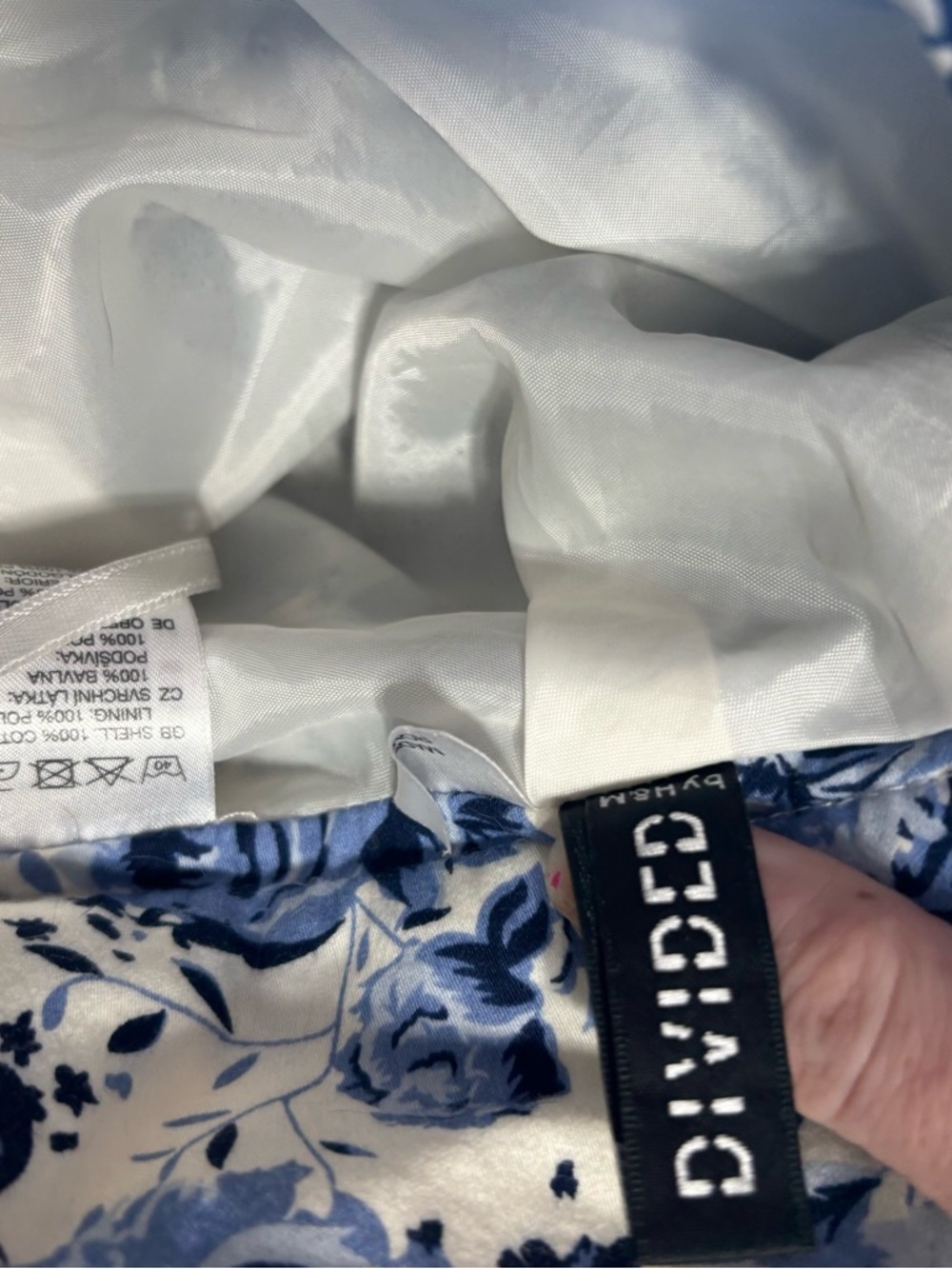 Floral Ruffle Mini Skirt Size Small White Black - Picture 3 of 4